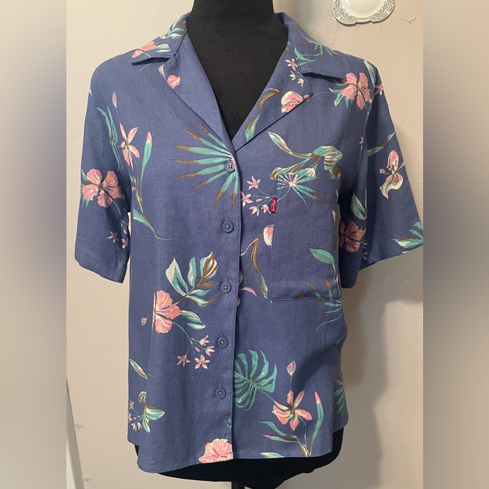 JOYCE SS RESORT SHIRT DELILAH FLORAL COA
DELILAH FLORAL COASTAL FJORD